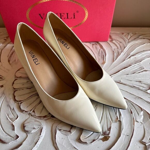 Vaneli cream patent leather pumps size 7.5 - Picture 3 of 9